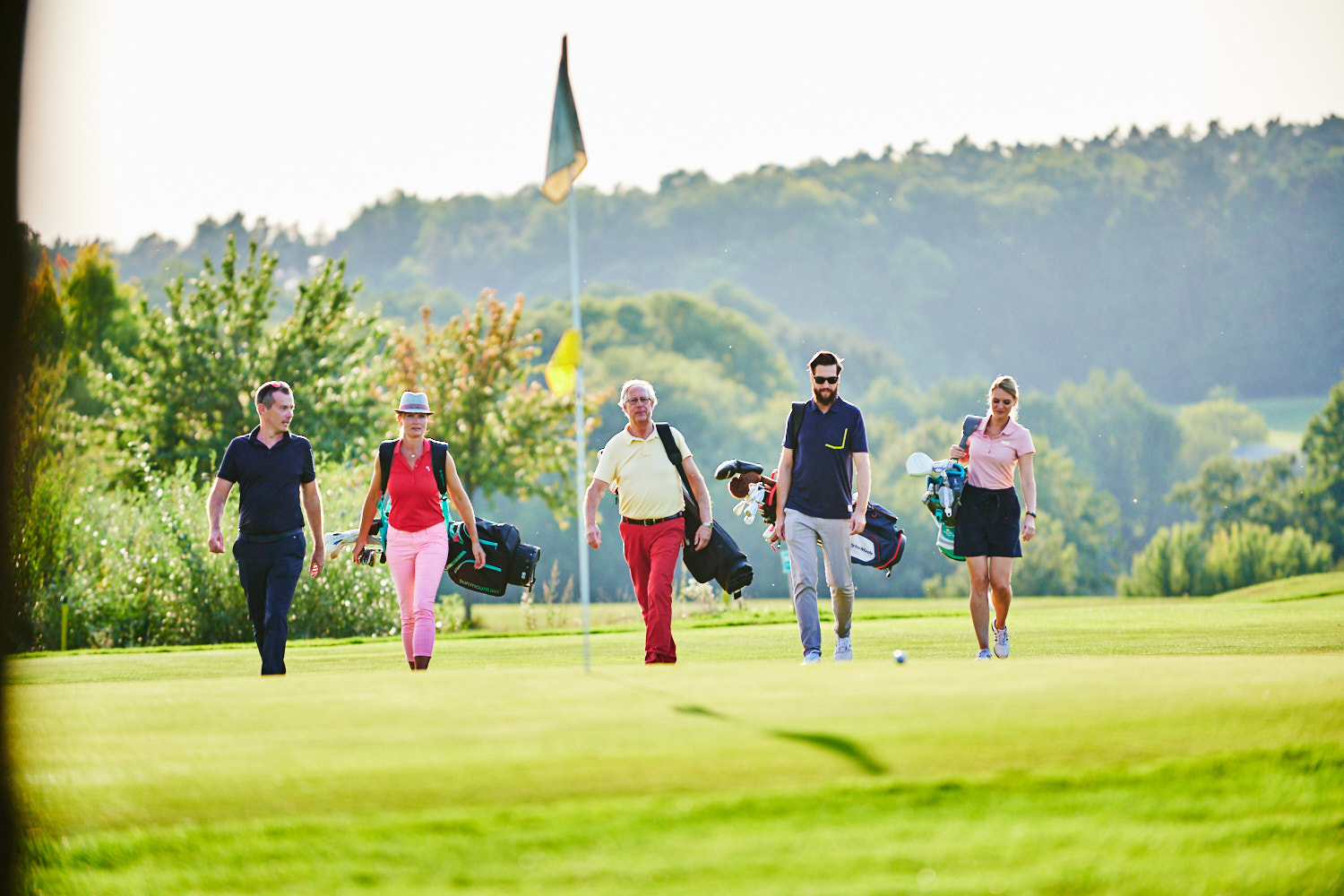 GolfJam-Spieler gemeinsam auf dem Golfplatz